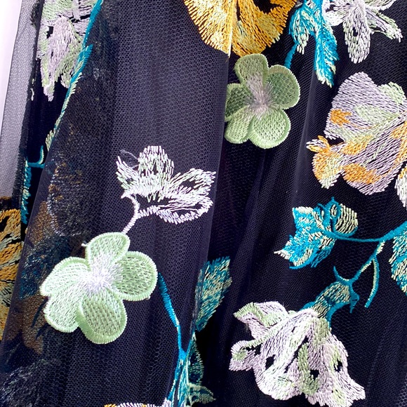 Current season NWT Marchesa Black Tulle Embroidered Floral Tea Length Gown. - Picture 5 of 13